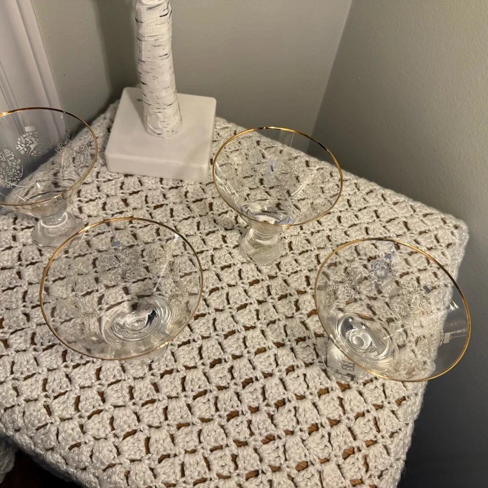 Set of 4 Gold Rimmed Martini Glasses
